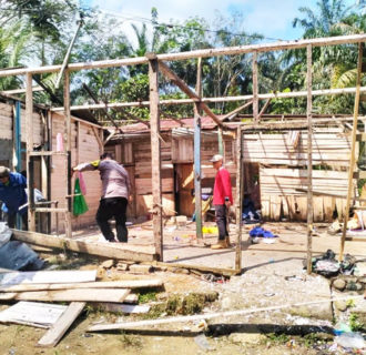 Baznas dan Polres Dharmasraya Kolaborasi Bedah Rumah Tidak Layak Huni di Sitiung