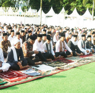 Sholat Idul Adha Bersama Di Halaman Kantor Bupati Solok Selatan