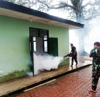 Rindam I /BB Melakukan Fogging Memutus Rantai Penularan DBD