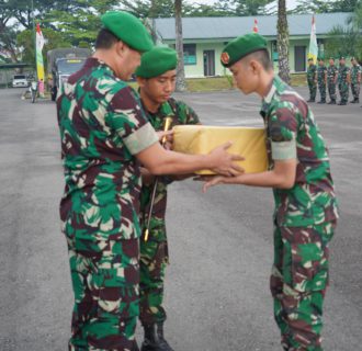 Keluarga Korem 022/ PT Bantu Korban Banjir Braja Sumbar