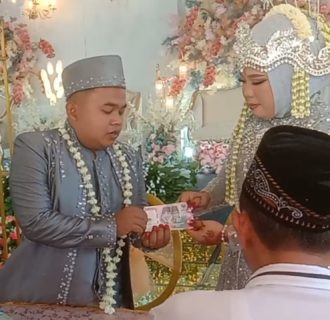 Keluarga Besar Almarhum Bhatiar Adakan Proses Pernikahan Cucu Putri Tercinta