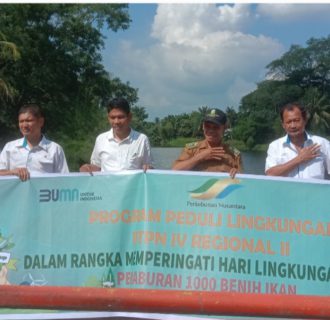 Memperingati Hari Lingkungan Hidup Sedunia, PTPN4 Regional ll Unit PKS Gunung Bayu Tabur Benih Ikan