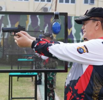 Polda Riau Gelar Lomba Menembak Bersama Jurnalis untuk Peringati Hari Bhayangkara ke-78