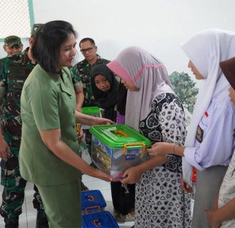 Dalam Rangka HUT Kodam l / BB ke 74 Dan HUT Korem 022/ PT ke-62, Gracia Tagor Rio Pasaribu Melaksanakan Kegiatan Anjangsana dan Pengobatan