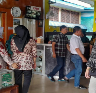 Jenderal TNI (Purn) Dudung Abdurachman Berkunjung Ke RS Efarina Etaham Pematangsiantar