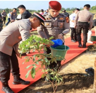 Penanaman Pohon Serentak Polda Riau dalam Rangka Peringatan Hari Bhayangkara ke-78