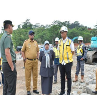 Penjabat Wali Kota Kunjungi Proyek Pembangunan Bendungan Leuwikeris