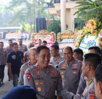 Resmi Jabat Kapolda Banten, Irjen Pol Suyudi Ario Seto Disambut Seluruh Pejabat Utama