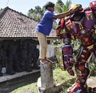 Mantan Pengamen Ciamis Ciptakan Kostum Robot Marvel dan Berhasil Menembus Pasar Internasional
