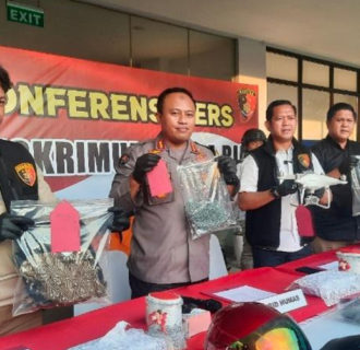 Polda Riau Berhasil Ungkap Serangkaian Kejahatan Pecah Kaca di Pekanbaru, Dua Orang Pelaku Ditembak