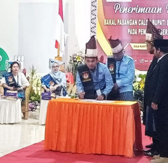 Anton Saragih dan Benny Sinaga Resmi Mendaftar sebagai Pasangan Calon Bupati dan Wakil Bupati Simalungun