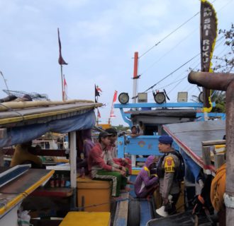 Sat Polair Polres Pandeglang Berikan Himbauan Cuaca Buruk Kepada Nelayan