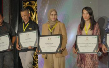 Kamelia Faisal Wakili Bio Farma Terima Award Sektor Farmasi