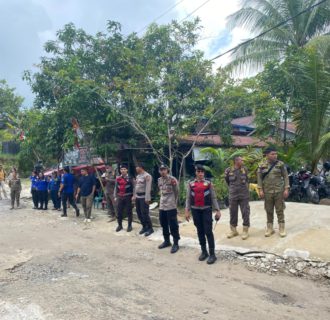 Pengamanan Ketat Polres Landak Jaga Proses Pendaftaran Paslon Tetap Kondusif