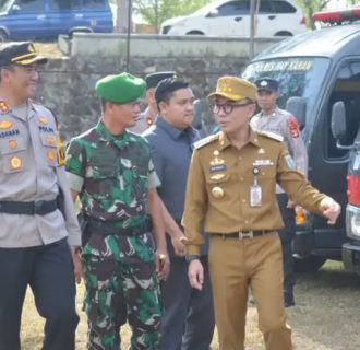 Dandim 0427 Bersama Kapolres Dampingi Bupati Way Kanan Dalam Apel Gelar Pasukan Operasi Mantap Praja Krakatau 2024