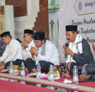 HUT ke-24 Provinsi Banten, Pj Gubernur Al Muktabar Lakukan Doa Bersama Ribuan Pegawai dan Masyarakat