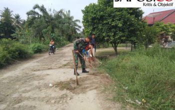 Peltu Suyanto Babinsa 08 Bangun Bersama Warga Lakukan Gotong Royong