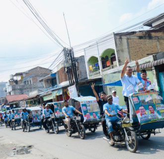 Menghadiri Deklarasi Relawan Mengedarai Betor, dr H Asrin Ludin Disambut Hangat Warga Mandala