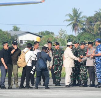 Panglima TNI Dampingi Presiden RI Tinjau Program Swasembada Pangan Nasional di Merauke