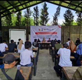 Kesbangpol dan PWI Kabupaten Bandung Gelar Sosialisasi, Edukasi Ancaman Cyber Serta Penyebaran Hoaks