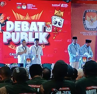 Debat ke II, Erman Tantang Ramlan Saling Mencakar, Diakhiri Foto Bersama 