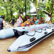 Evakuasi Warga Terdampak Banjir di Darul Istiqamah Berlangsung Dramatis