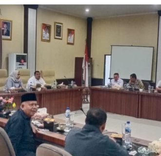 Rapat Dengar Pendapat Terkait Penyelesaian Proses Hukum Masyarakat Desa Sabungan Yang Membakar Rumah Pencuri Sawit