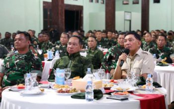 Panglima TNI Bersama Menhan RI Merayakan Malam Pergantian Tahun Bersama Ribuan Prajurit di Papua